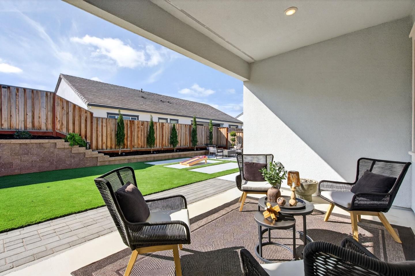 Detail Gallery Image 31 of 44 For 240 Scarlett Way, Hollister,  CA 95023 - 4 Beds | 3 Baths