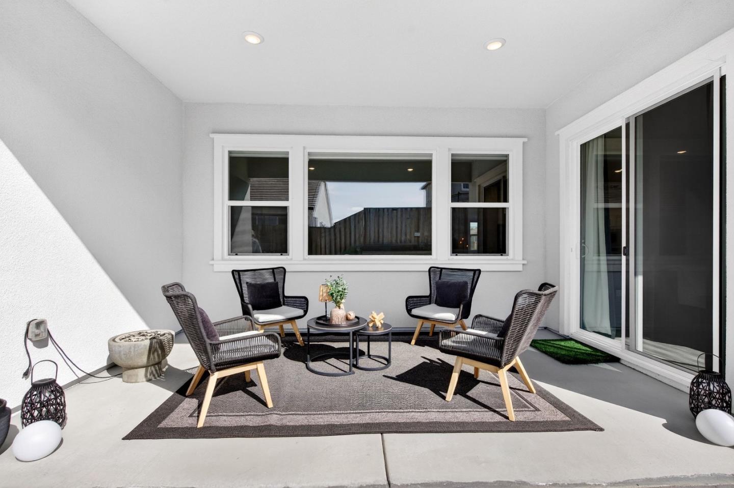 Detail Gallery Image 32 of 44 For 240 Scarlett Way, Hollister,  CA 95023 - 4 Beds | 3 Baths