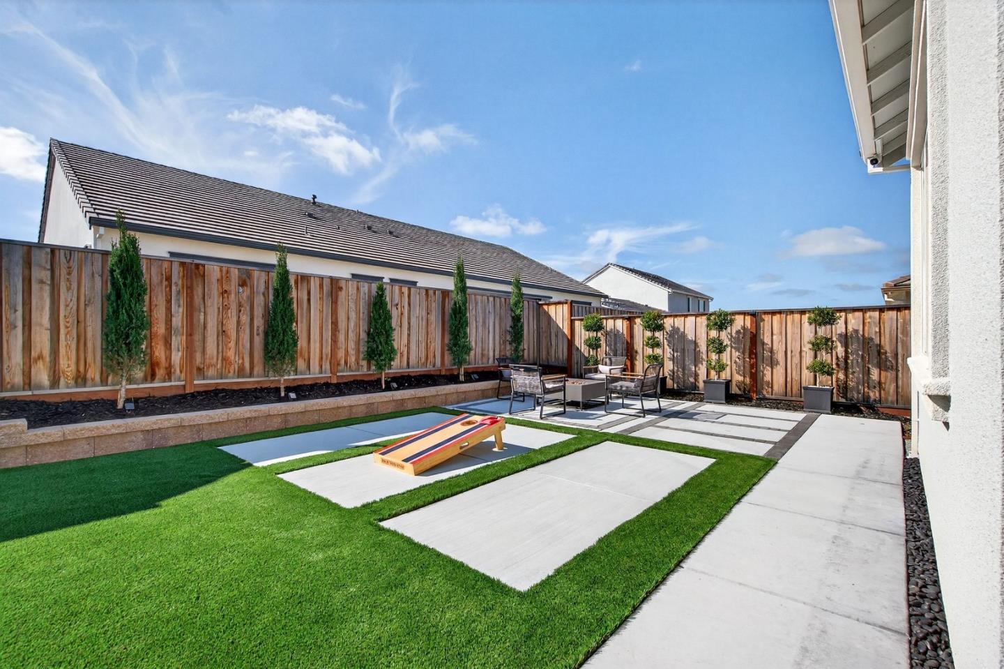 Detail Gallery Image 33 of 44 For 240 Scarlett Way, Hollister,  CA 95023 - 4 Beds | 3 Baths