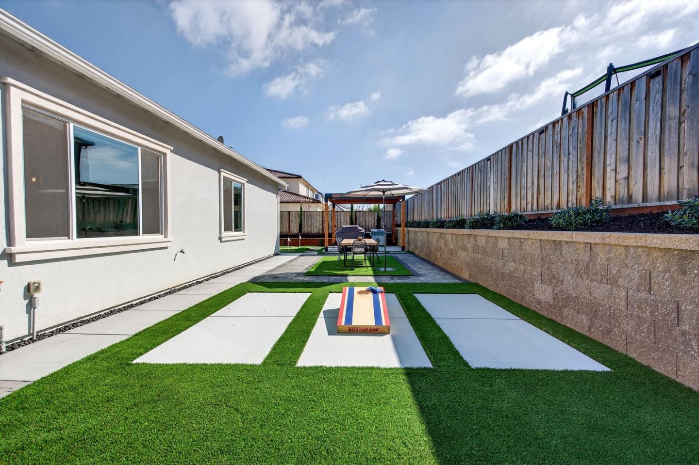 Detail Gallery Image 38 of 44 For 240 Scarlett Way, Hollister,  CA 95023 - 4 Beds | 3 Baths