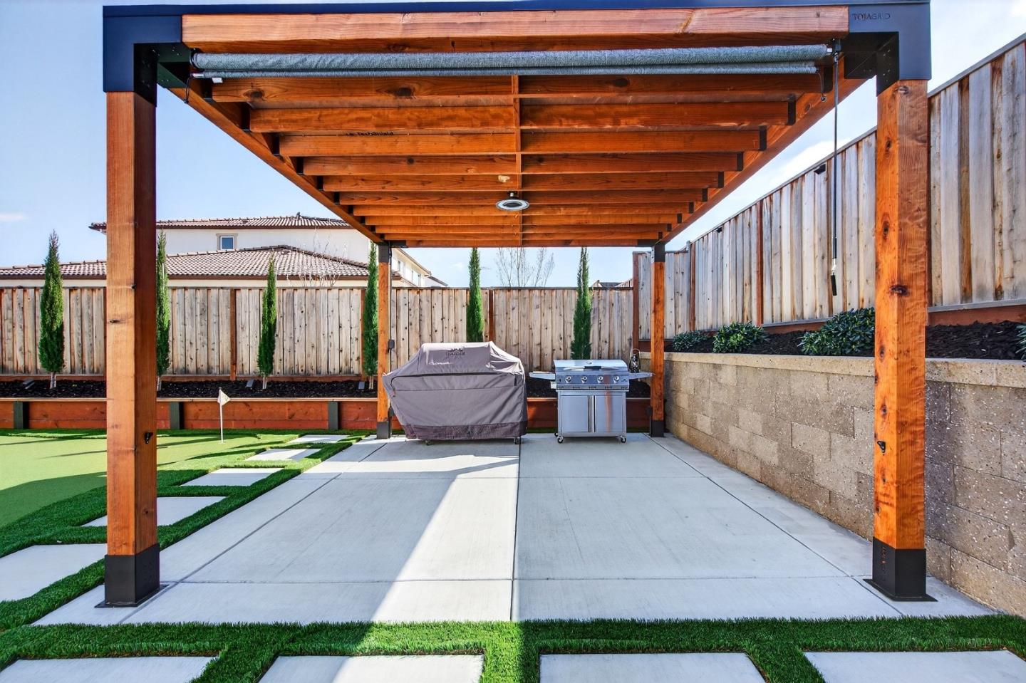 Detail Gallery Image 40 of 44 For 240 Scarlett Way, Hollister,  CA 95023 - 4 Beds | 3 Baths