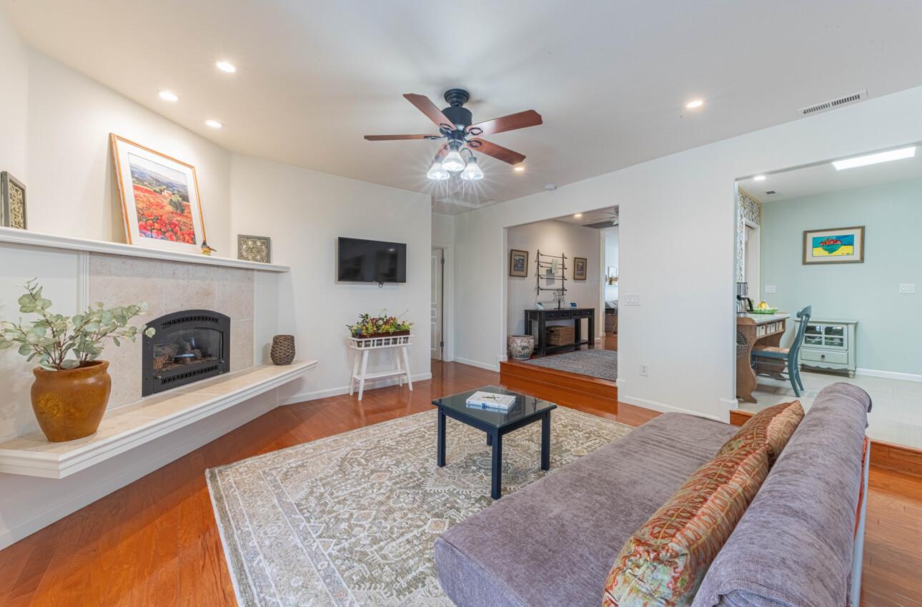 Detail Gallery Image 12 of 41 For 58 Young Dr, Salinas,  CA 93901 - 3 Beds | 2 Baths