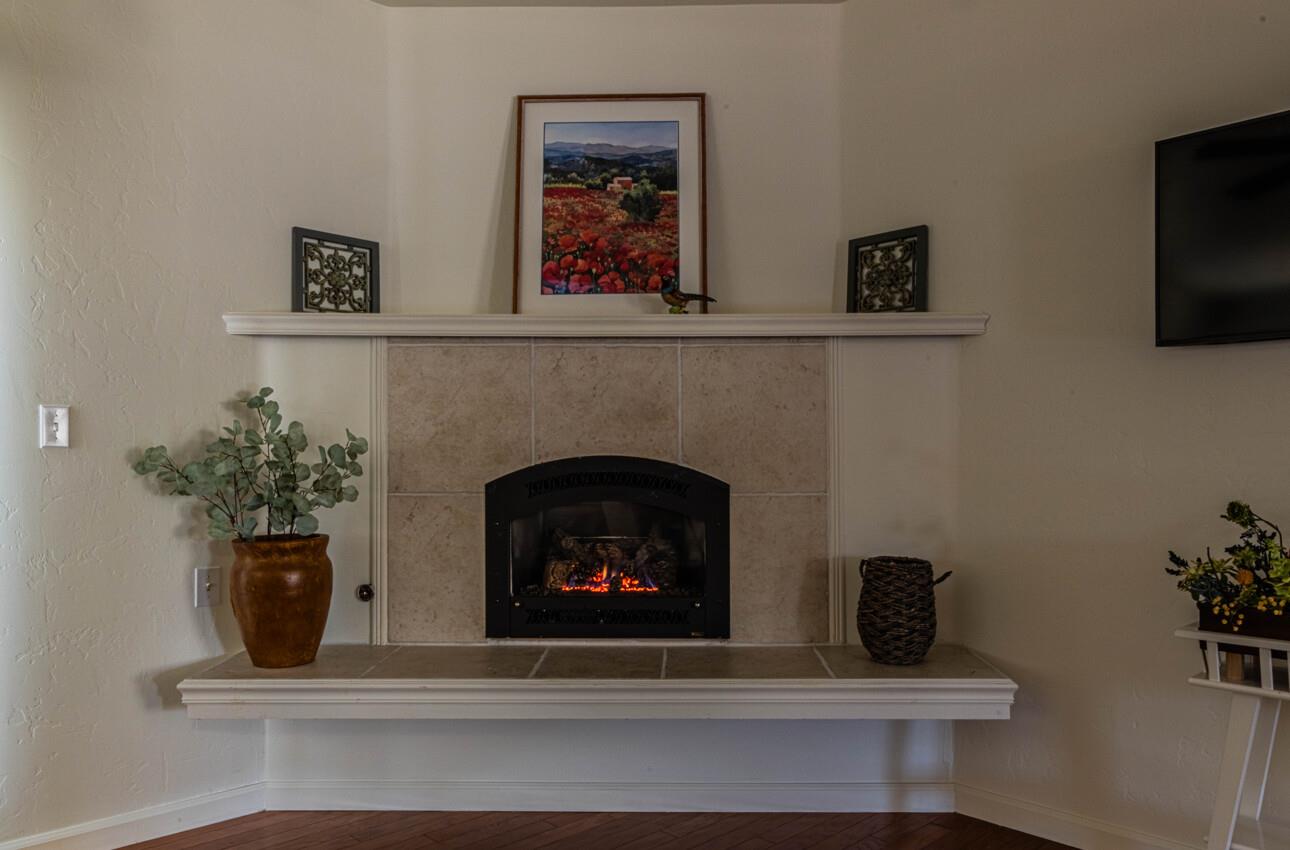 Detail Gallery Image 9 of 41 For 58 Young Dr, Salinas,  CA 93901 - 3 Beds | 2 Baths