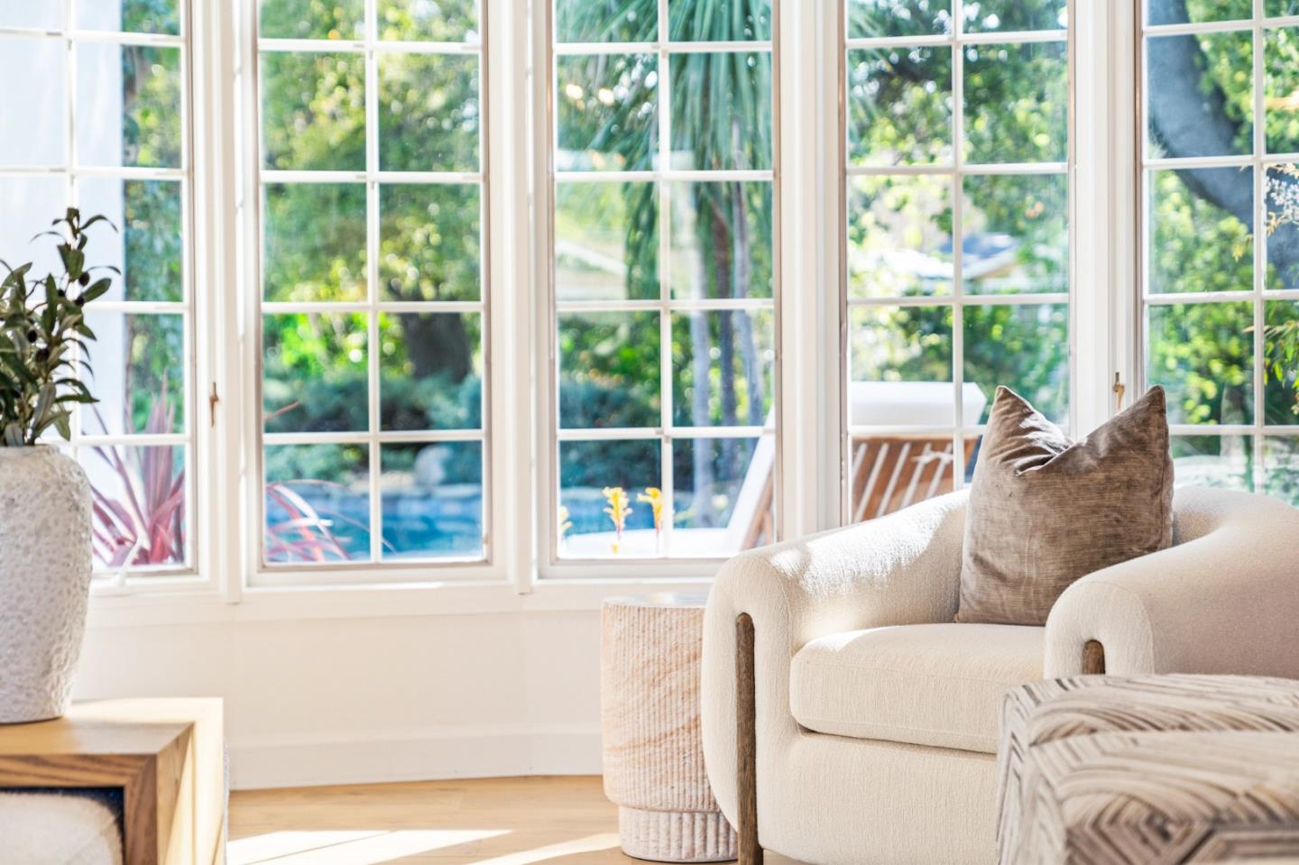 Detail Gallery Image 11 of 89 For 22044 Creekside Ct, Cupertino,  CA 95014 - 4 Beds | 2/1 Baths