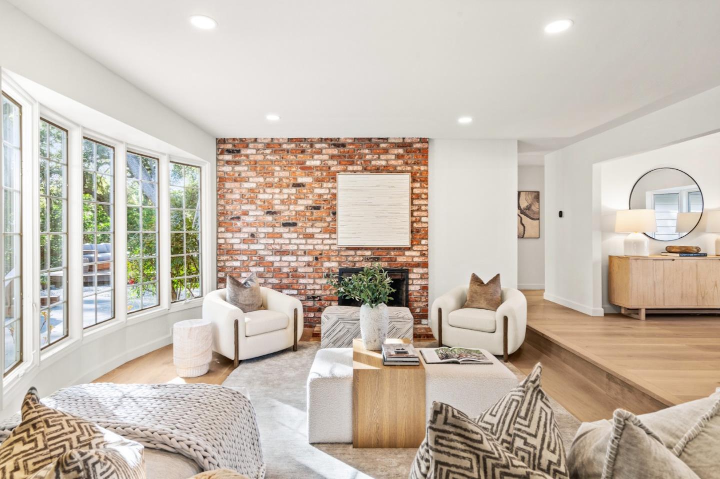 Detail Gallery Image 12 of 89 For 22044 Creekside Ct, Cupertino,  CA 95014 - 4 Beds | 2/1 Baths