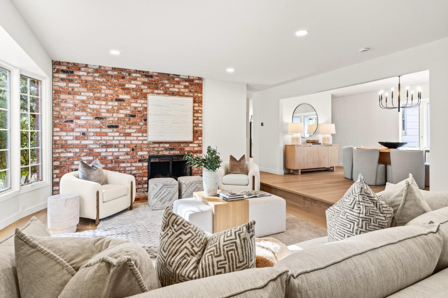 Detail Gallery Image 13 of 89 For 22044 Creekside Ct, Cupertino,  CA 95014 - 4 Beds | 2/1 Baths