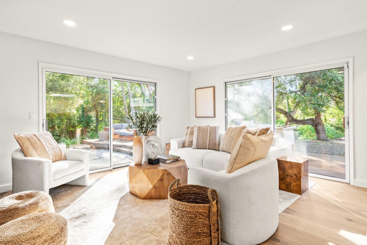 Detail Gallery Image 21 of 89 For 22044 Creekside Ct, Cupertino,  CA 95014 - 4 Beds | 2/1 Baths