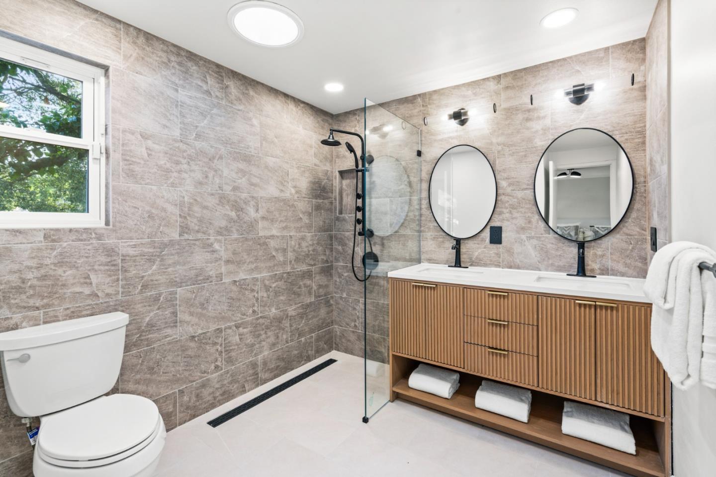 Detail Gallery Image 42 of 89 For 22044 Creekside Ct, Cupertino,  CA 95014 - 4 Beds | 2/1 Baths