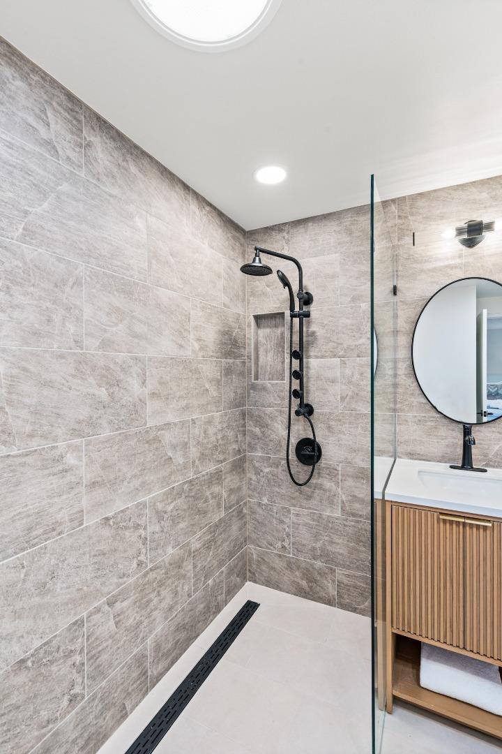 Detail Gallery Image 44 of 89 For 22044 Creekside Ct, Cupertino,  CA 95014 - 4 Beds | 2/1 Baths