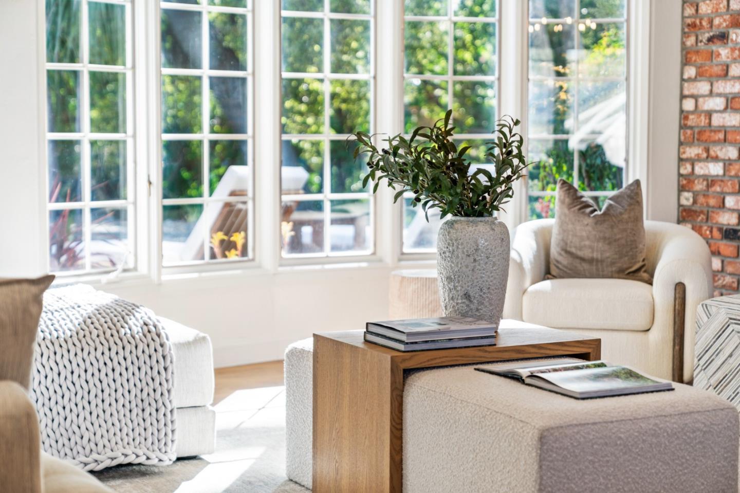 Detail Gallery Image 7 of 89 For 22044 Creekside Ct, Cupertino,  CA 95014 - 4 Beds | 2/1 Baths