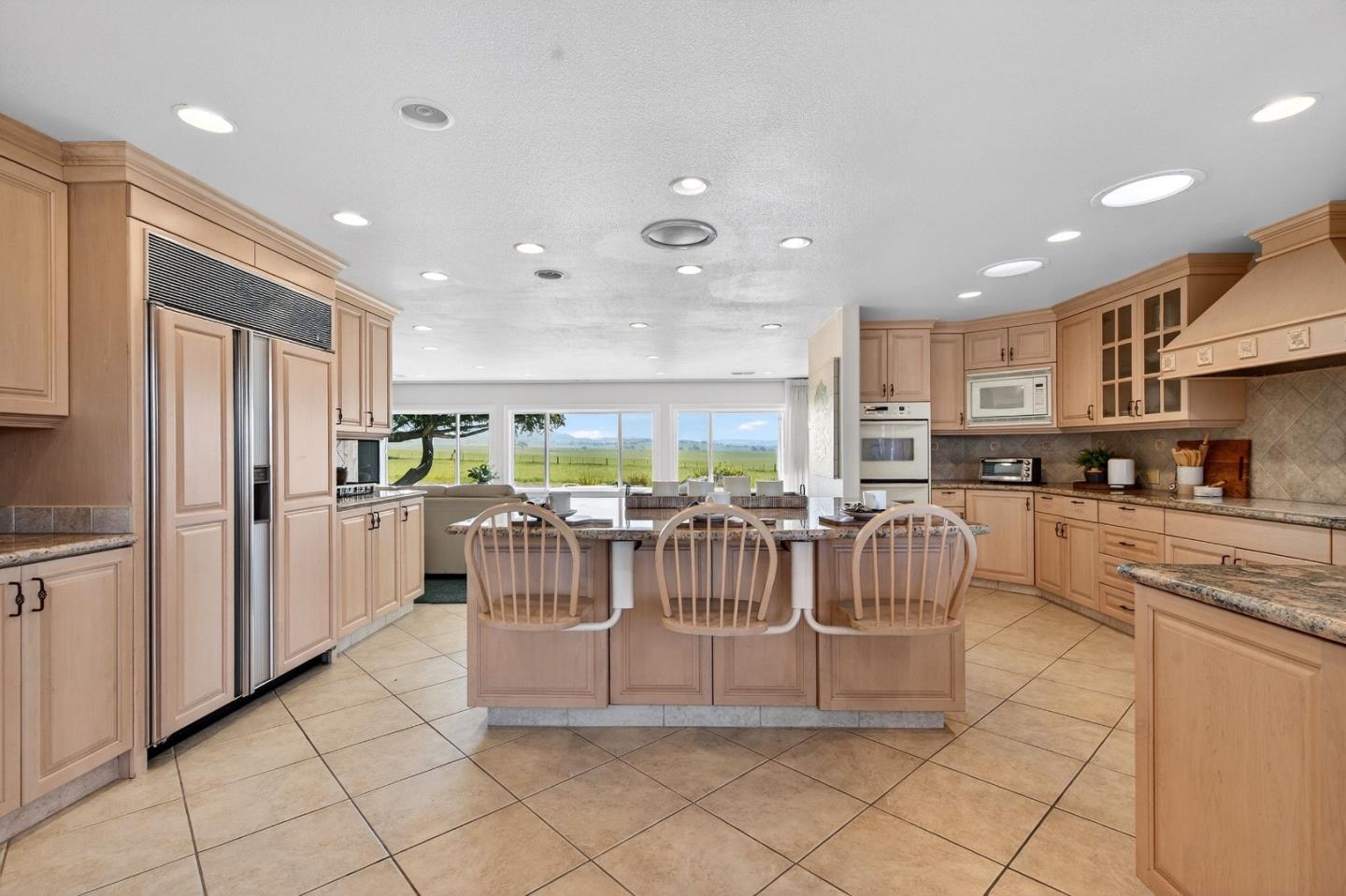 Detail Gallery Image 22 of 84 For 621 Carpenter Dr, Hollister,  CA 95023 - 6 Beds | 5/1 Baths