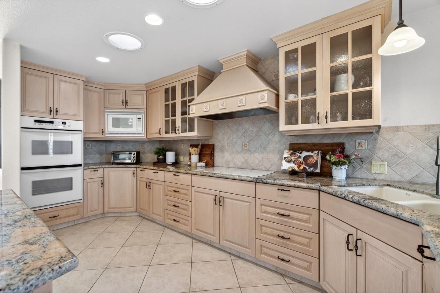 Detail Gallery Image 24 of 84 For 621 Carpenter Dr, Hollister,  CA 95023 - 6 Beds | 5/1 Baths