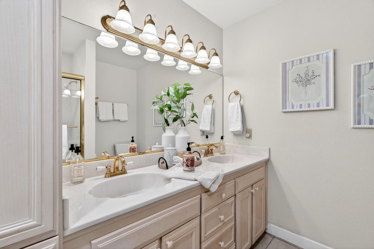 Detail Gallery Image 32 of 84 For 621 Carpenter Dr, Hollister,  CA 95023 - 6 Beds | 5/1 Baths