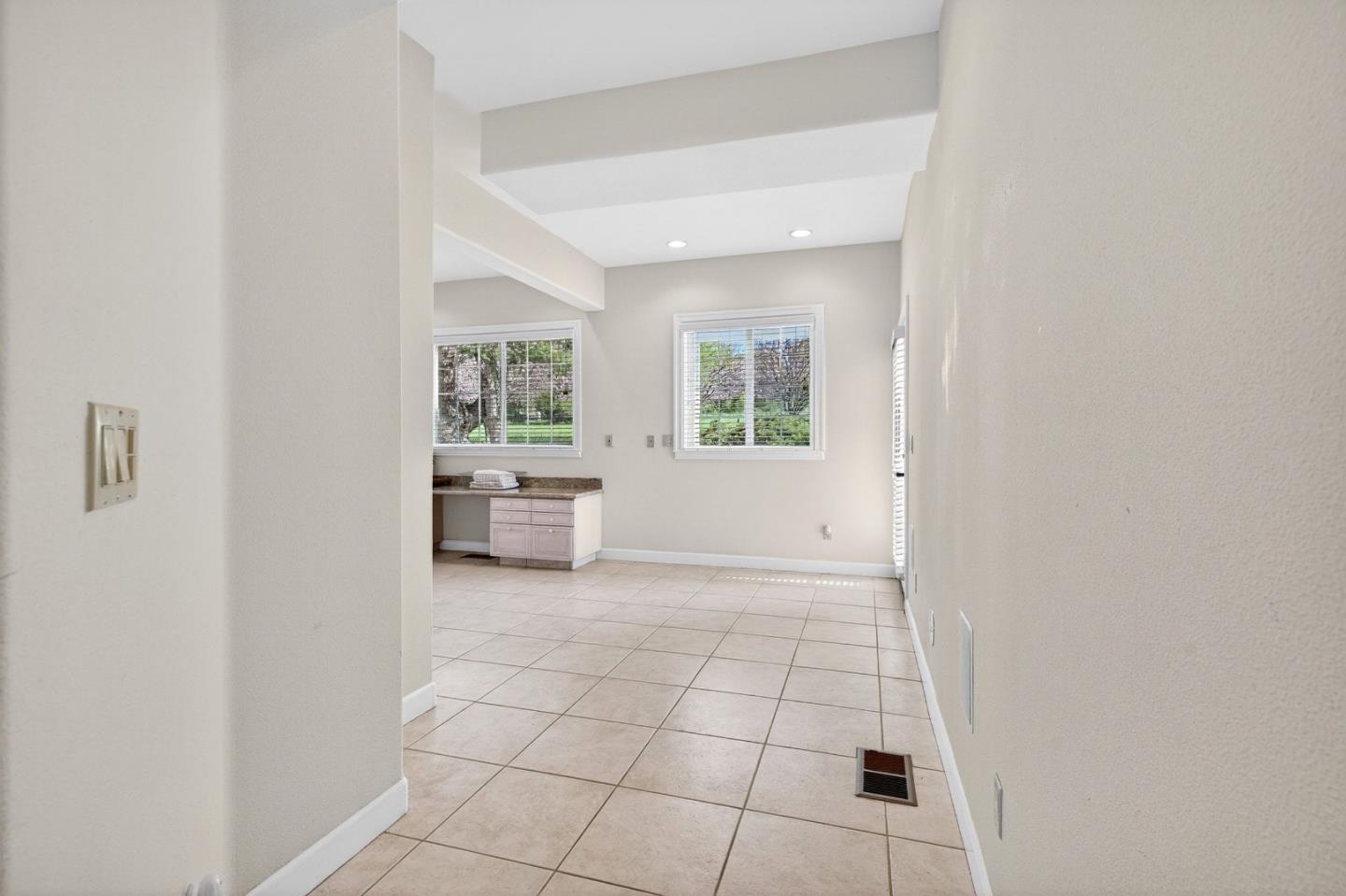 Detail Gallery Image 38 of 84 For 621 Carpenter Dr, Hollister,  CA 95023 - 6 Beds | 5/1 Baths