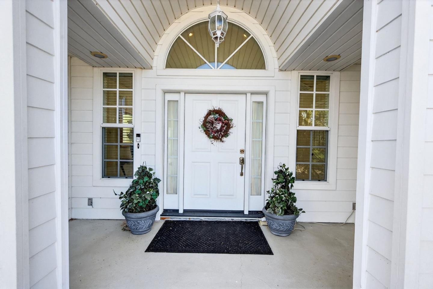 Detail Gallery Image 4 of 84 For 621 Carpenter Dr, Hollister,  CA 95023 - 6 Beds | 5/1 Baths