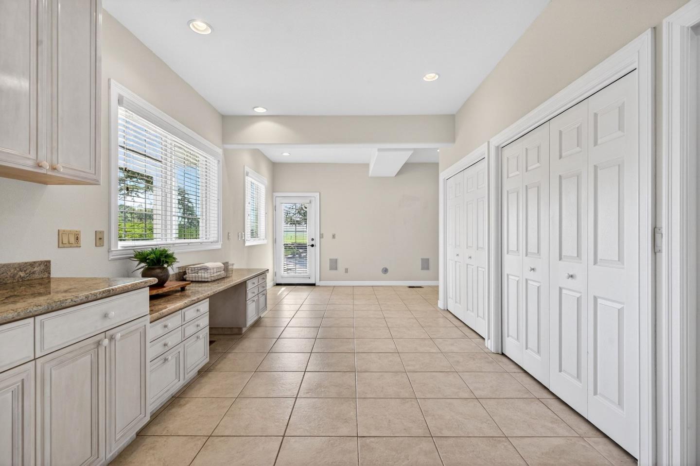 Detail Gallery Image 41 of 84 For 621 Carpenter Dr, Hollister,  CA 95023 - 6 Beds | 5/1 Baths