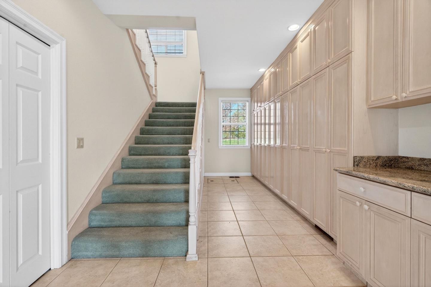 Detail Gallery Image 42 of 84 For 621 Carpenter Dr, Hollister,  CA 95023 - 6 Beds | 5/1 Baths