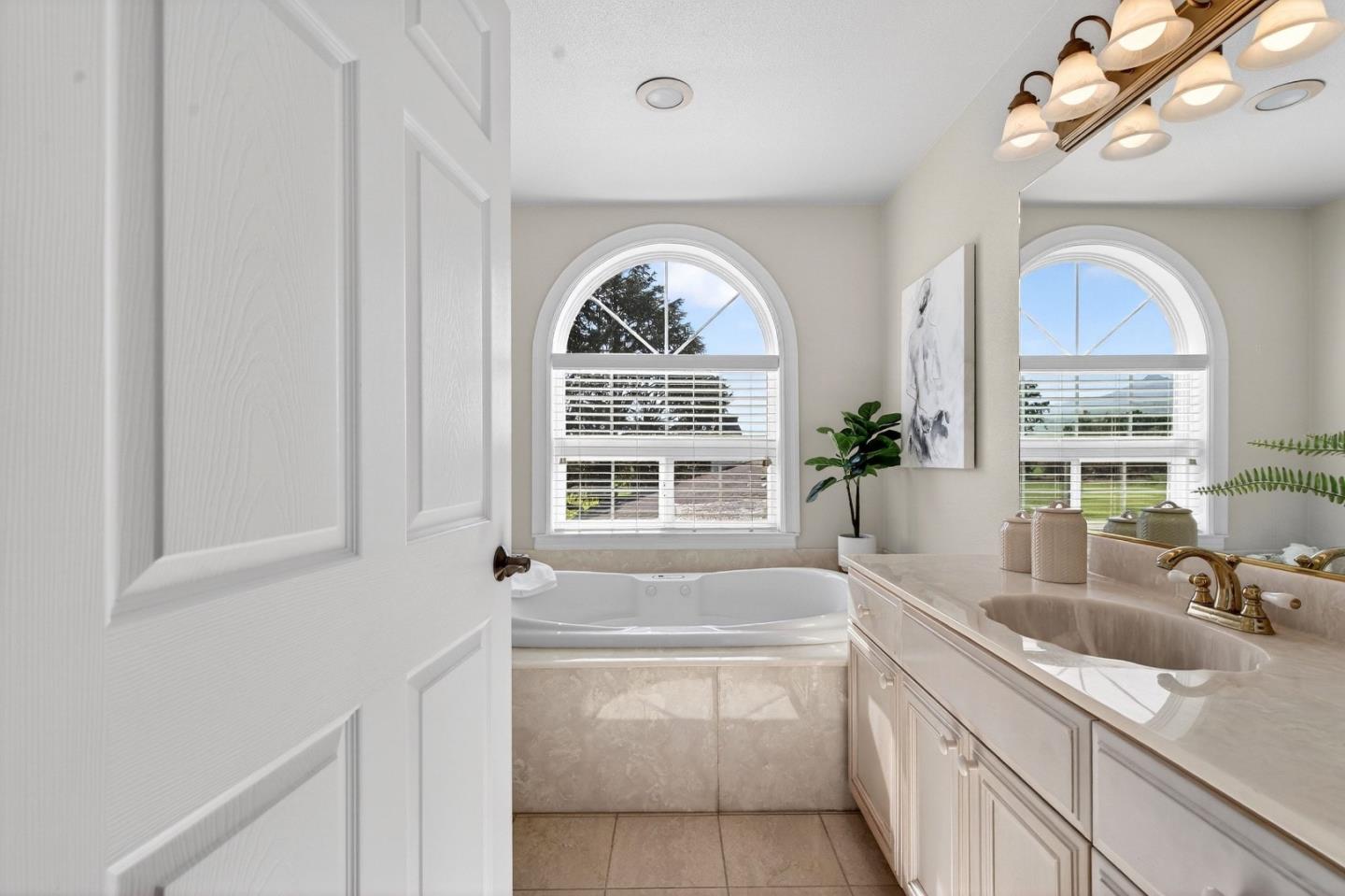 Detail Gallery Image 48 of 84 For 621 Carpenter Dr, Hollister,  CA 95023 - 6 Beds | 5/1 Baths