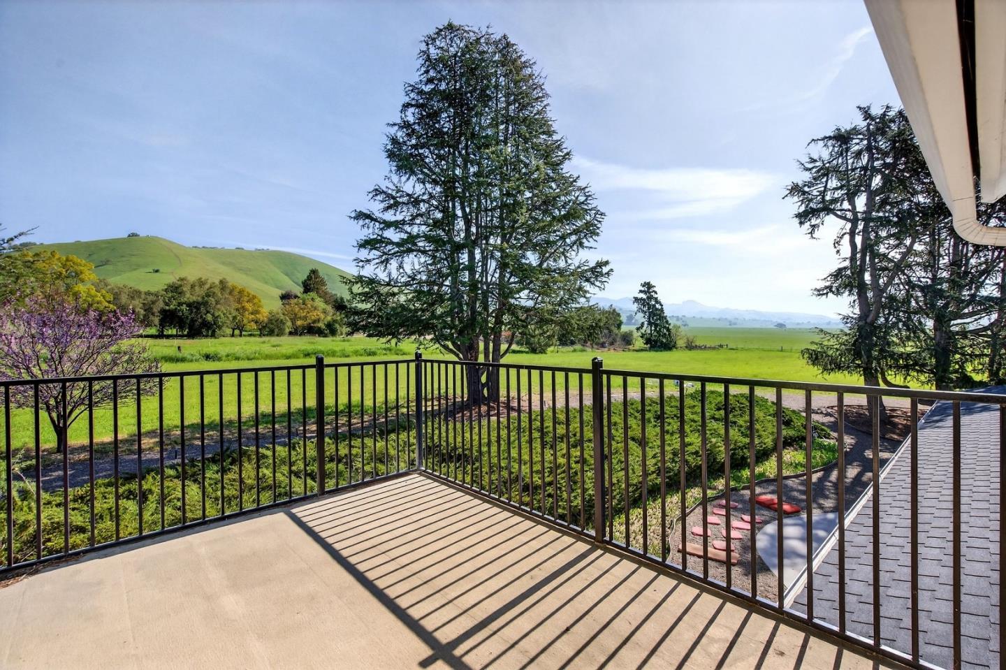 Detail Gallery Image 49 of 84 For 621 Carpenter Dr, Hollister,  CA 95023 - 6 Beds | 5/1 Baths