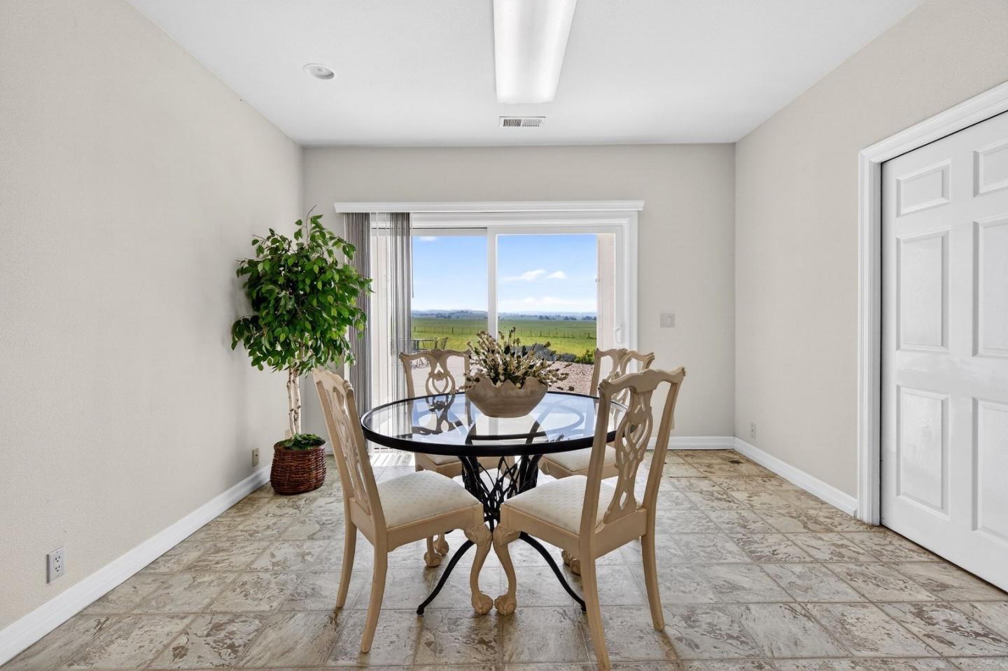 Detail Gallery Image 58 of 84 For 621 Carpenter Dr, Hollister,  CA 95023 - 6 Beds | 5/1 Baths