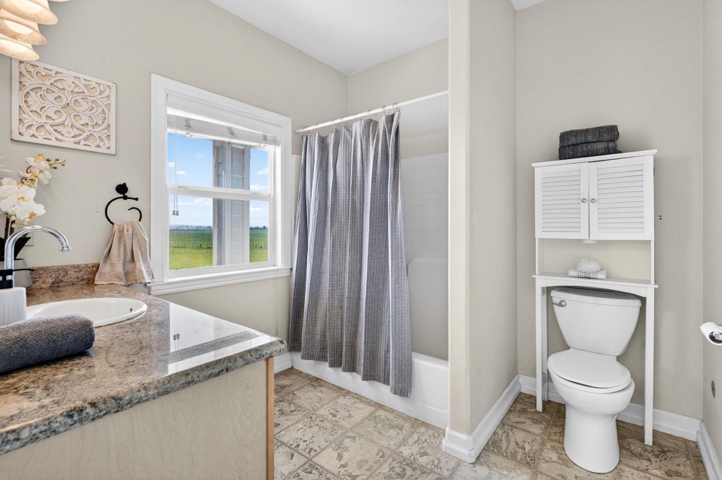 Detail Gallery Image 62 of 84 For 621 Carpenter Dr, Hollister,  CA 95023 - 6 Beds | 5/1 Baths