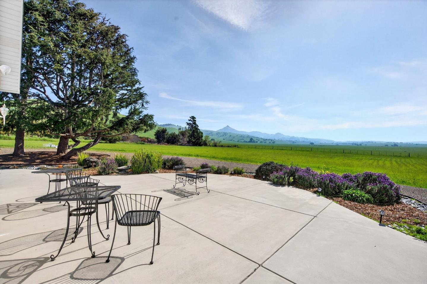 Detail Gallery Image 66 of 84 For 621 Carpenter Dr, Hollister,  CA 95023 - 6 Beds | 5/1 Baths