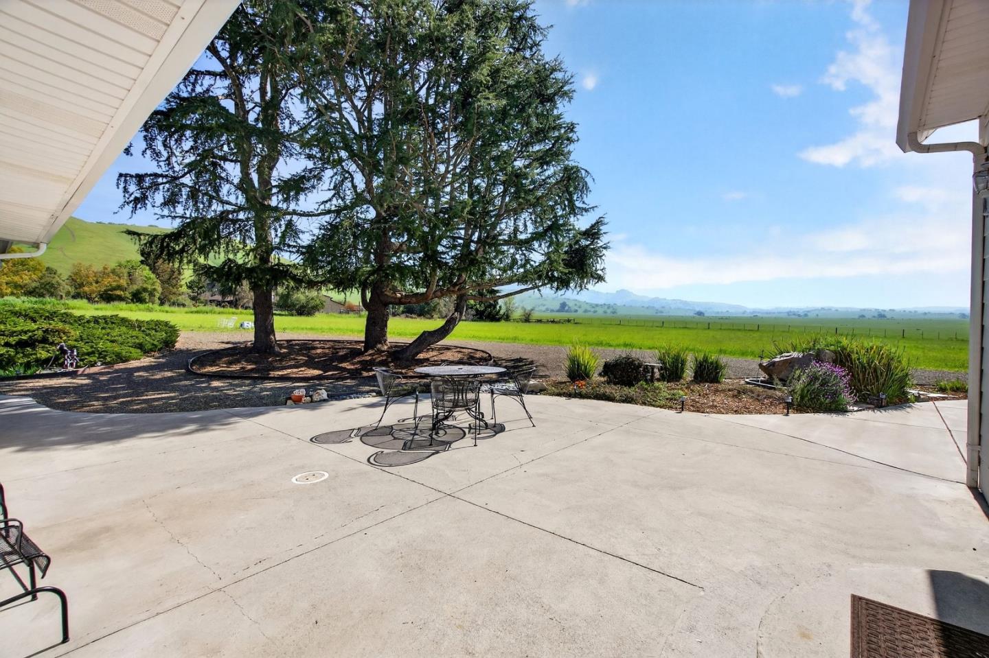 Detail Gallery Image 69 of 84 For 621 Carpenter Dr, Hollister,  CA 95023 - 6 Beds | 5/1 Baths