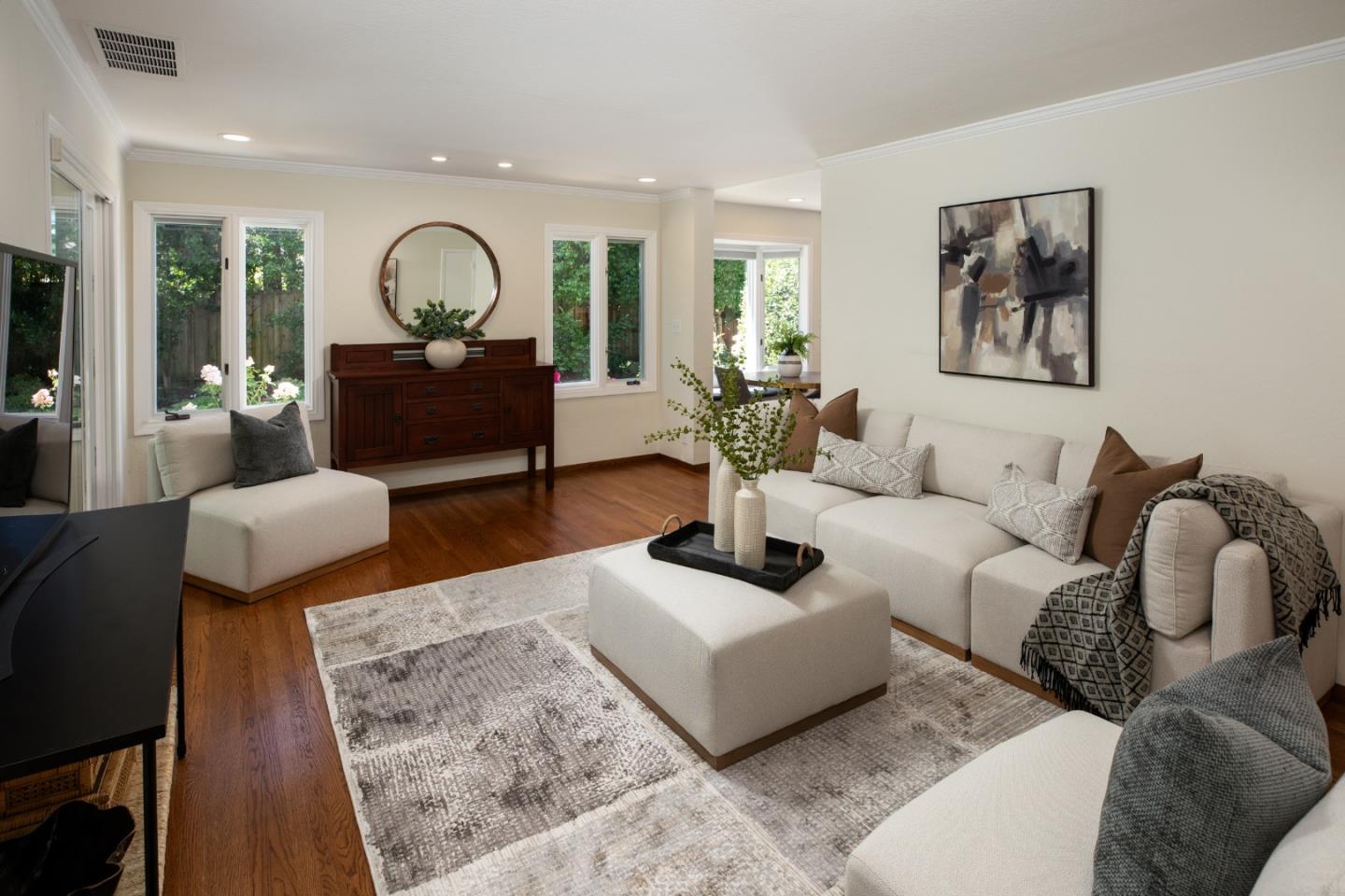 Detail Gallery Image 12 of 34 For 1011 via Del Pozo, Los Altos,  CA 94022 - 4 Beds | 2/1 Baths