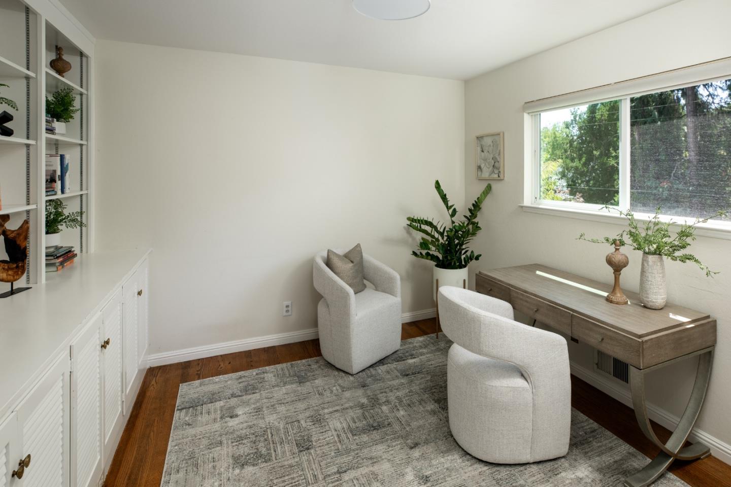 Detail Gallery Image 13 of 34 For 1011 via Del Pozo, Los Altos,  CA 94022 - 4 Beds | 2/1 Baths