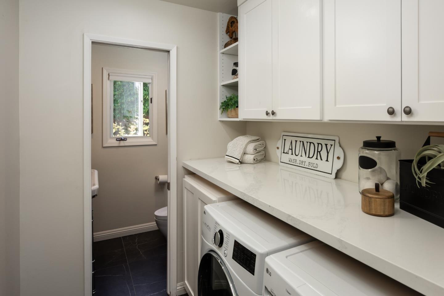 Detail Gallery Image 14 of 34 For 1011 via Del Pozo, Los Altos,  CA 94022 - 4 Beds | 2/1 Baths