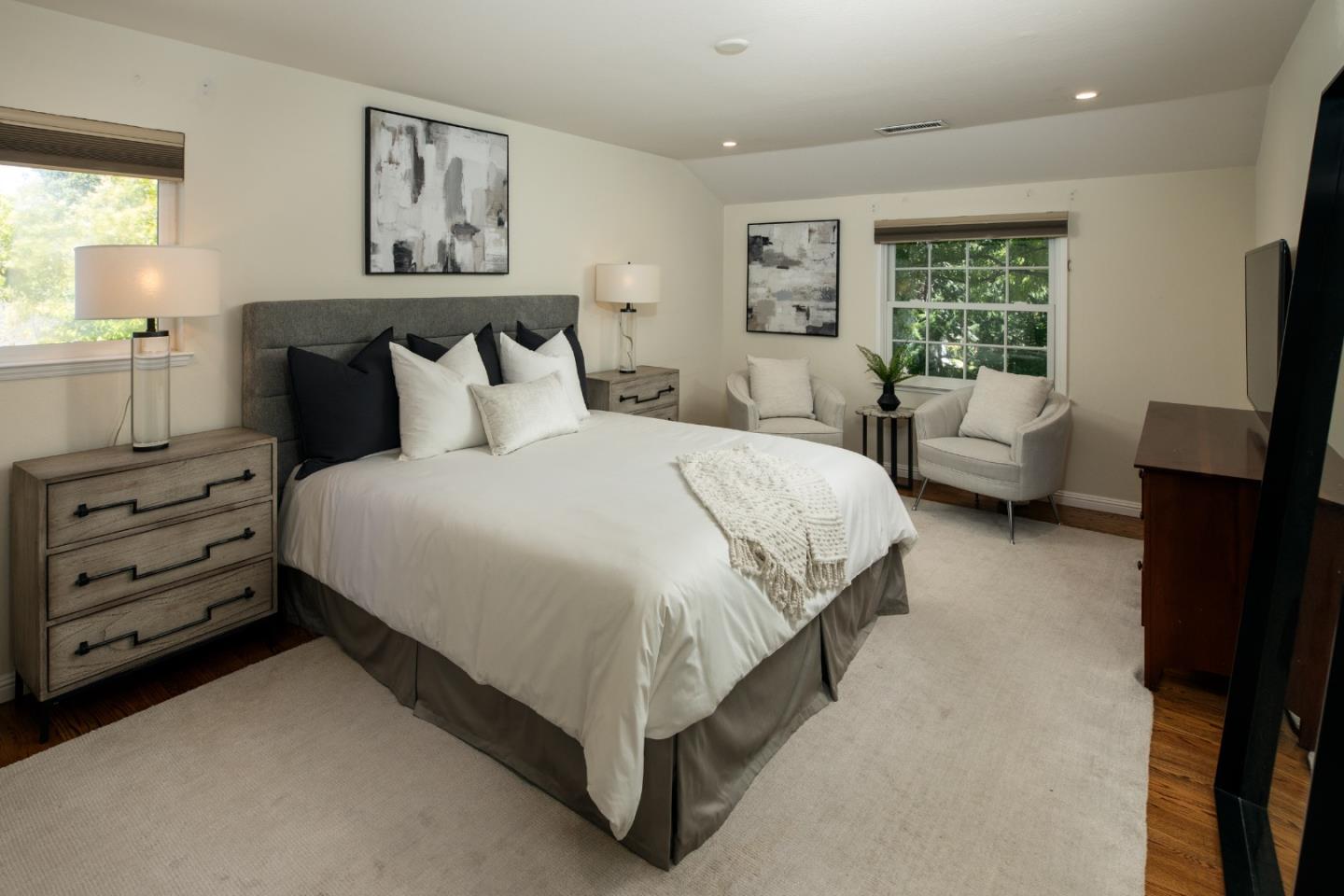 Detail Gallery Image 16 of 34 For 1011 via Del Pozo, Los Altos,  CA 94022 - 4 Beds | 2/1 Baths