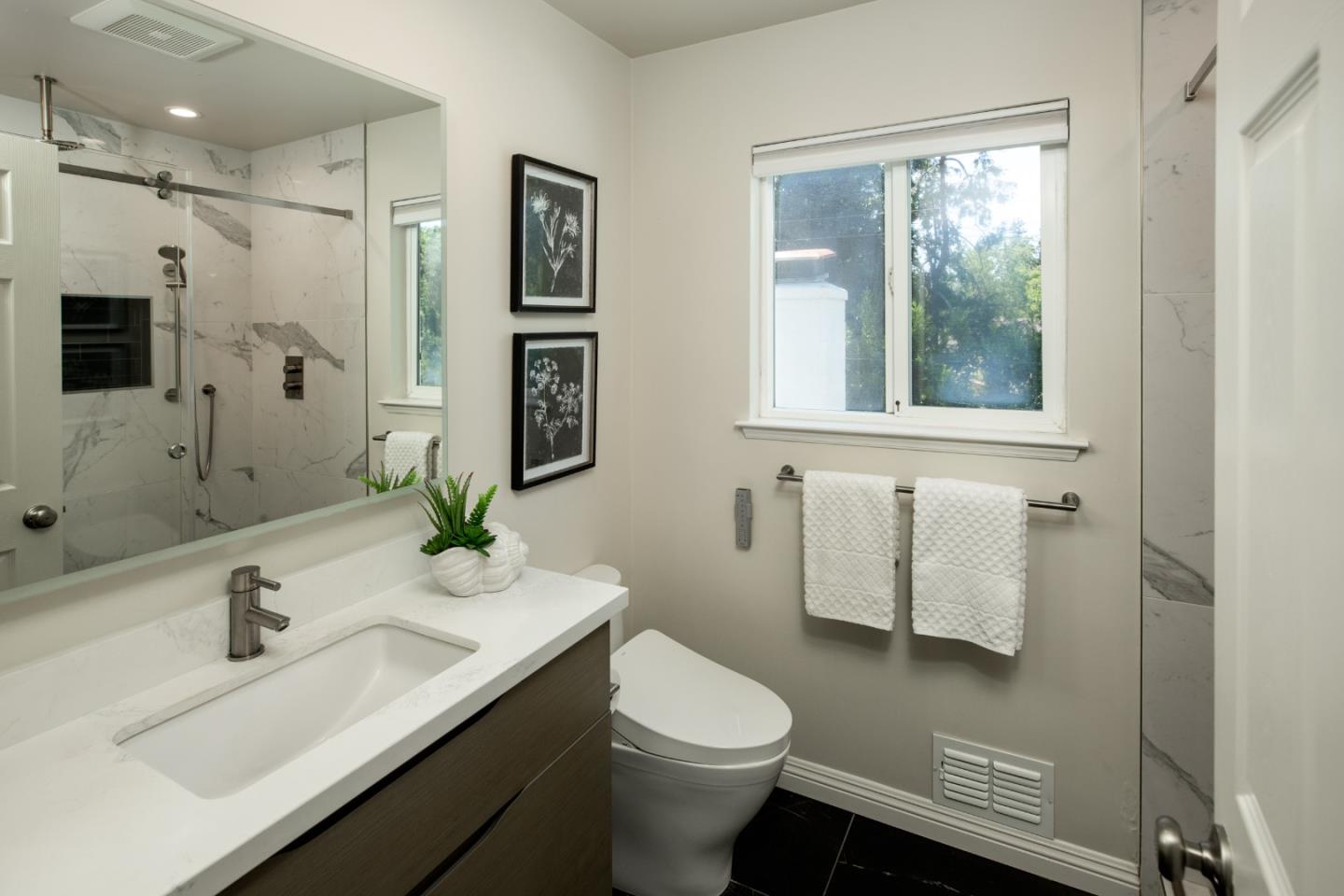 Detail Gallery Image 17 of 34 For 1011 via Del Pozo, Los Altos,  CA 94022 - 4 Beds | 2/1 Baths
