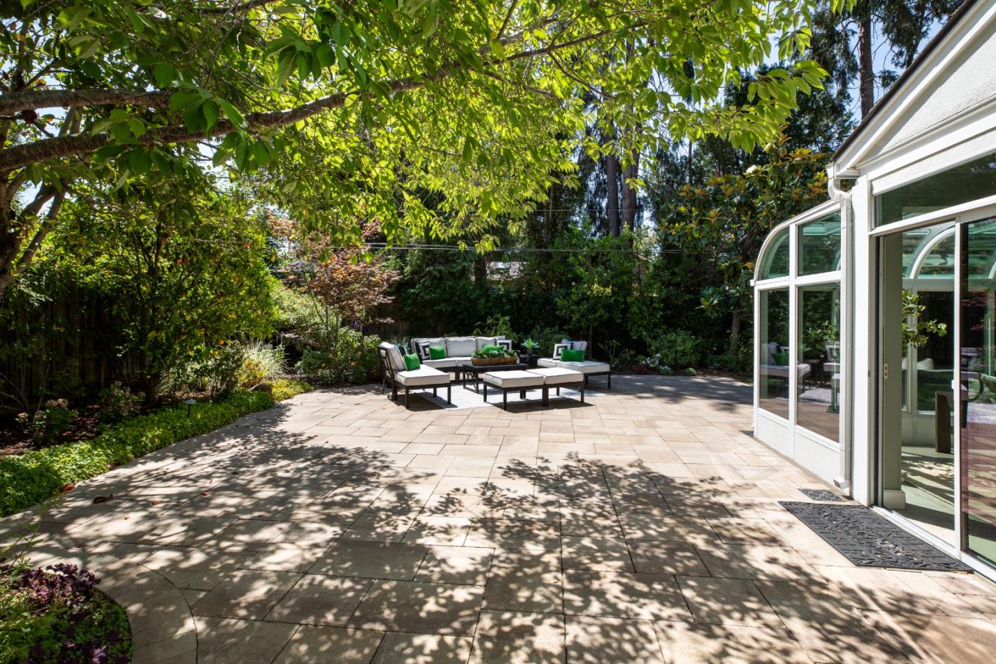 Detail Gallery Image 22 of 34 For 1011 via Del Pozo, Los Altos,  CA 94022 - 4 Beds | 2/1 Baths