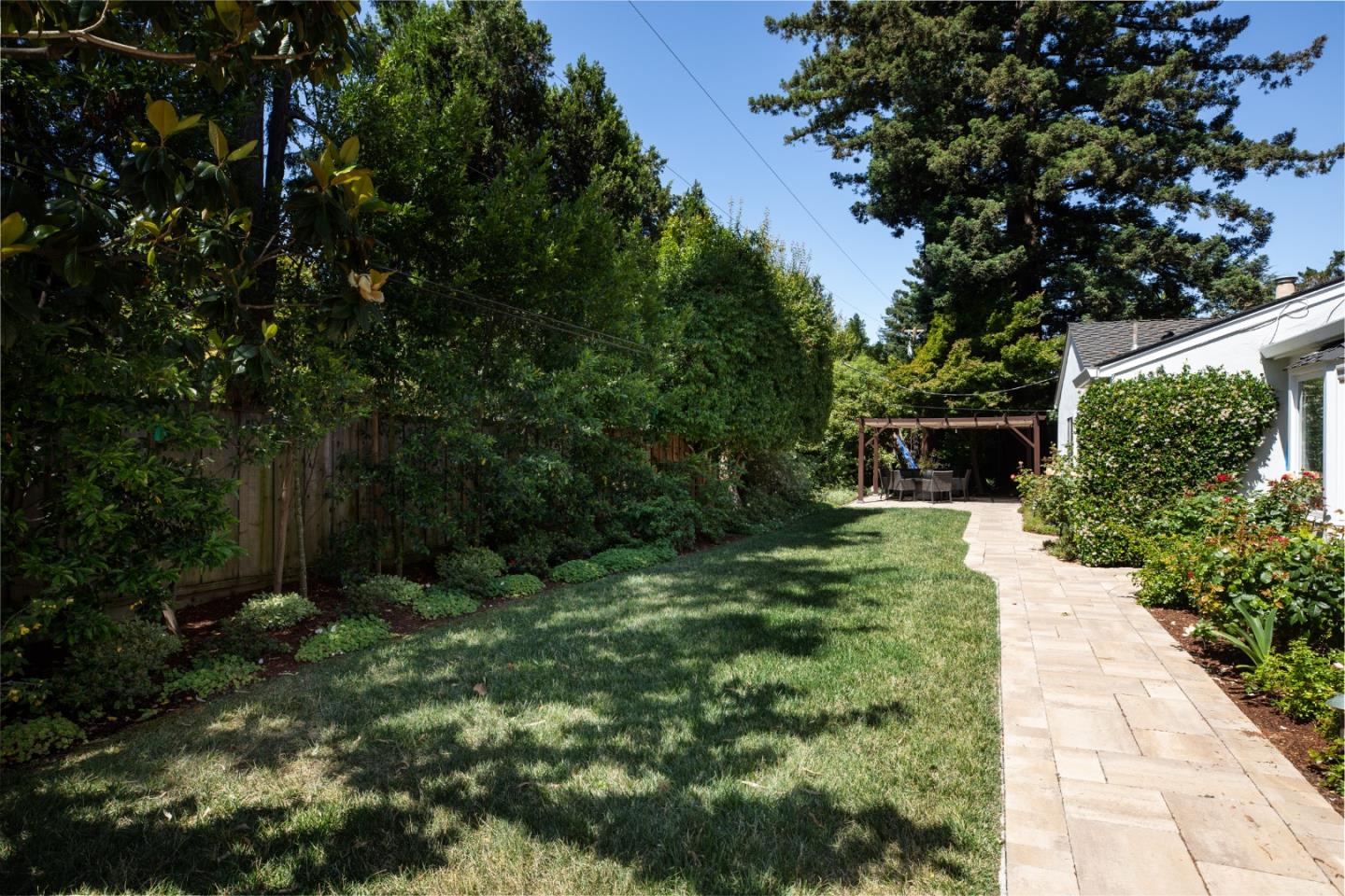 Detail Gallery Image 31 of 34 For 1011 via Del Pozo, Los Altos,  CA 94022 - 4 Beds | 2/1 Baths