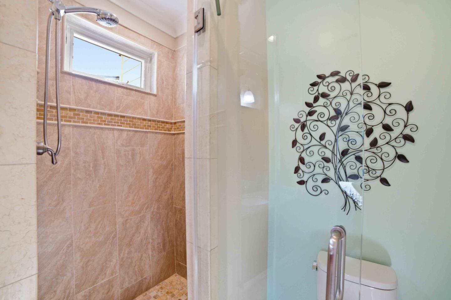 Detail Gallery Image 12 of 41 For 704 S 12th St, San Jose,  CA 95112 - 3 Beds | 2 Baths