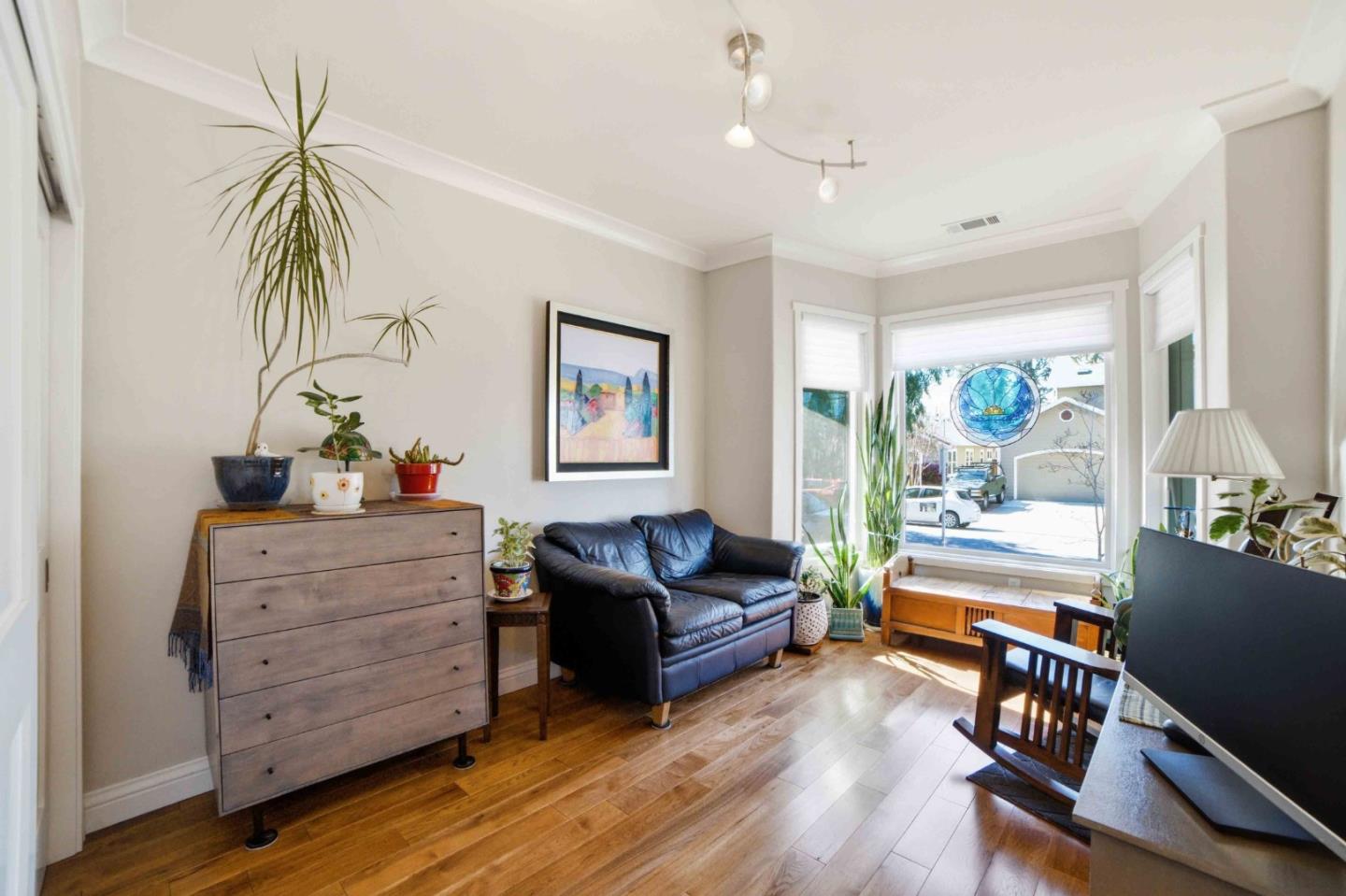 Detail Gallery Image 13 of 41 For 704 S 12th St, San Jose,  CA 95112 - 3 Beds | 2 Baths