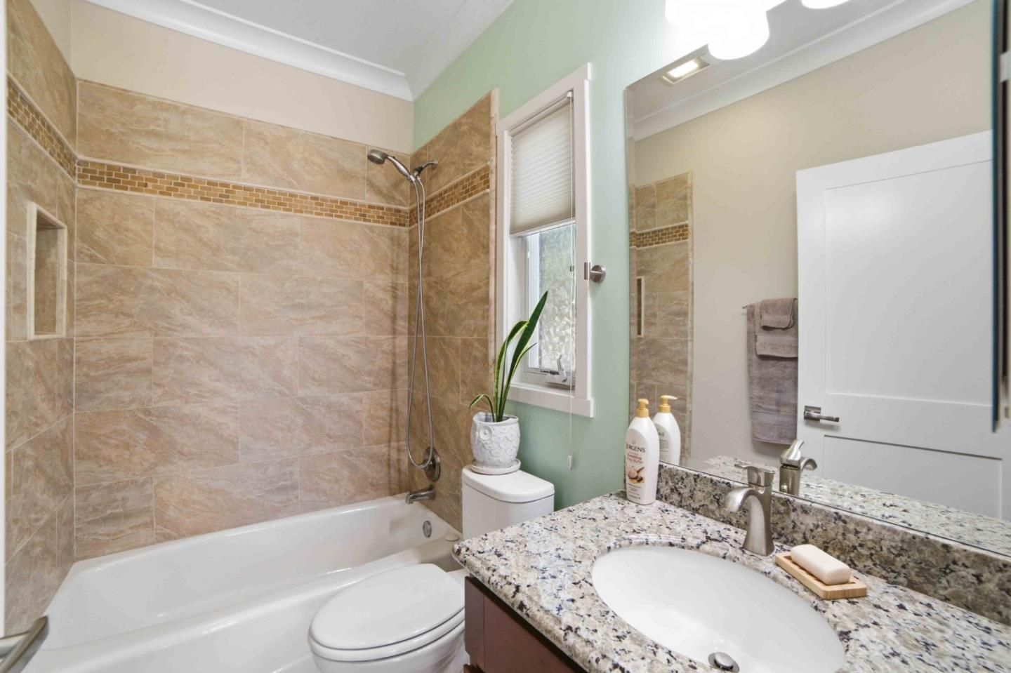 Detail Gallery Image 15 of 41 For 704 S 12th St, San Jose,  CA 95112 - 3 Beds | 2 Baths