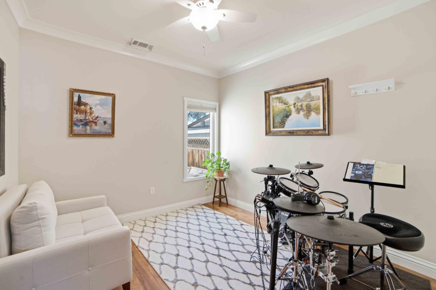 Detail Gallery Image 17 of 41 For 704 S 12th St, San Jose,  CA 95112 - 3 Beds | 2 Baths