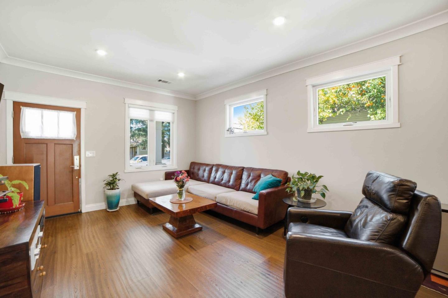 Detail Gallery Image 2 of 41 For 704 S 12th St, San Jose,  CA 95112 - 3 Beds | 2 Baths