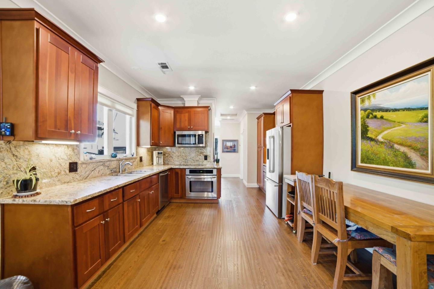 Detail Gallery Image 5 of 41 For 704 S 12th St, San Jose,  CA 95112 - 3 Beds | 2 Baths