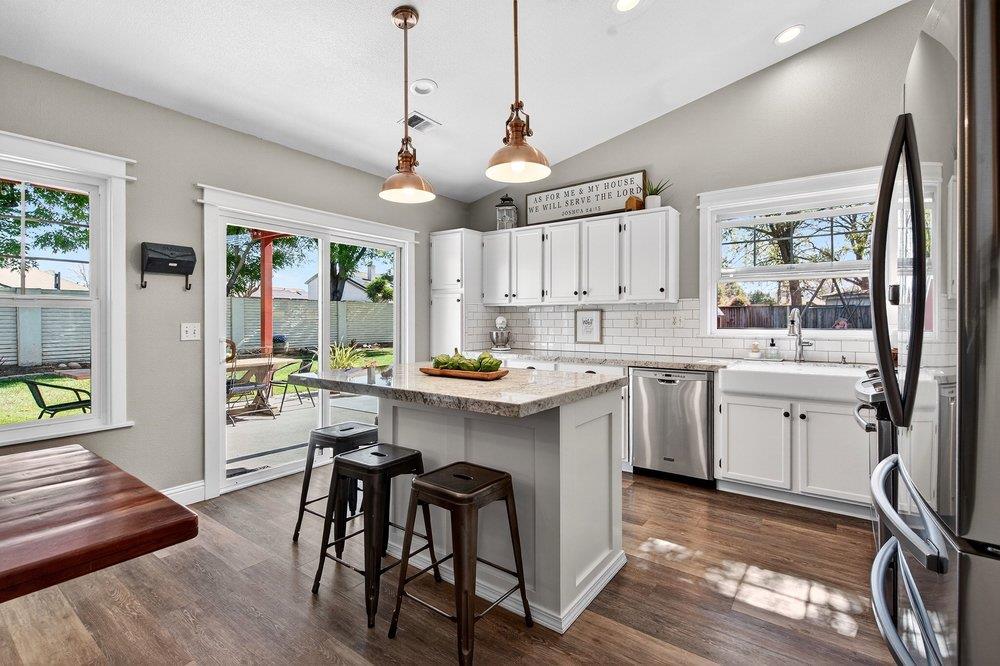 Detail Gallery Image 10 of 42 For 1991 Ervin Ct, Hollister,  CA 95023 - 4 Beds | 2 Baths