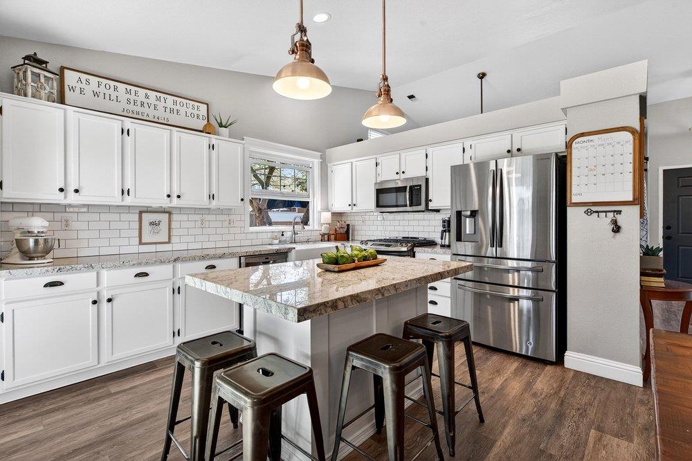 Detail Gallery Image 11 of 42 For 1991 Ervin Ct, Hollister,  CA 95023 - 4 Beds | 2 Baths