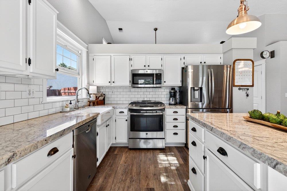 Detail Gallery Image 12 of 42 For 1991 Ervin Ct, Hollister,  CA 95023 - 4 Beds | 2 Baths