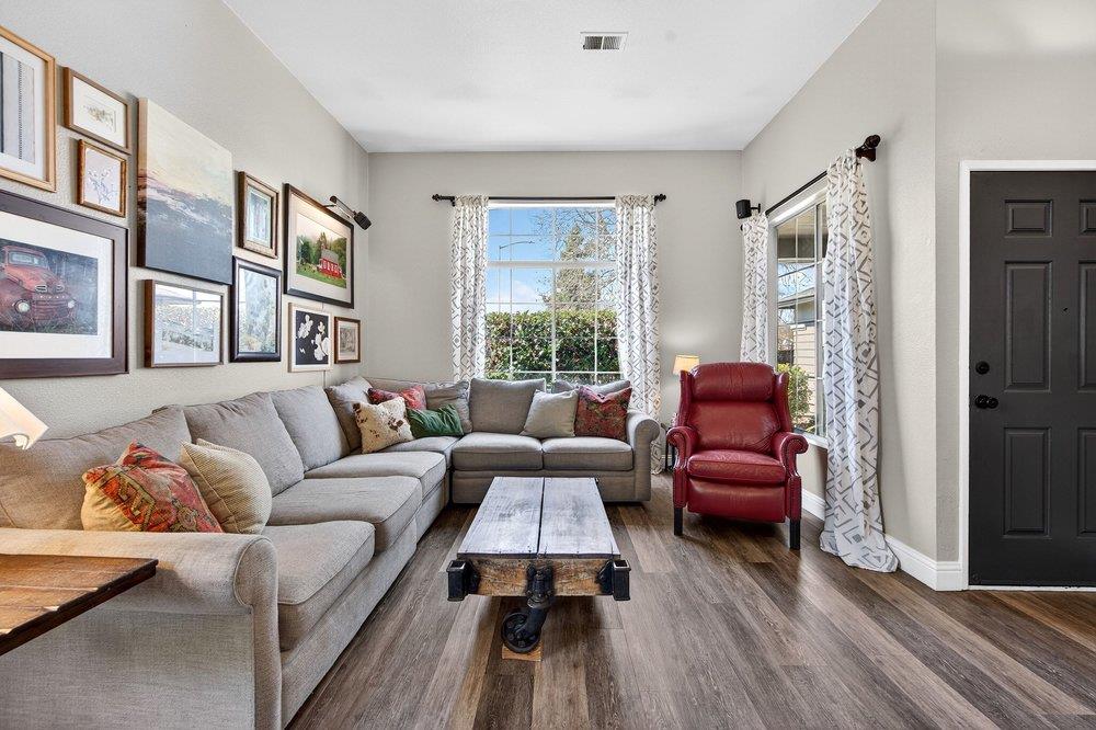 Detail Gallery Image 7 of 42 For 1991 Ervin Ct, Hollister,  CA 95023 - 4 Beds | 2 Baths