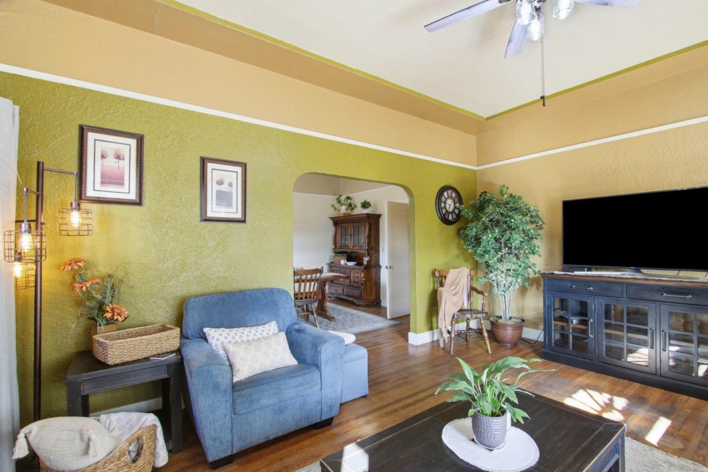 Detail Gallery Image 11 of 39 For 10625 Merriman Rd, Cupertino,  CA 95014 - 3 Beds | 1/1 Baths