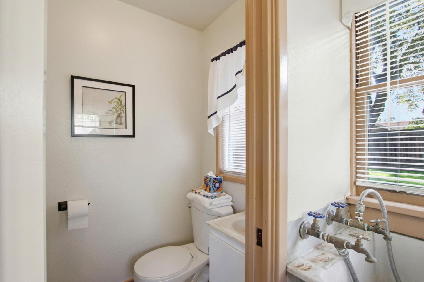 Detail Gallery Image 26 of 39 For 10625 Merriman Rd, Cupertino,  CA 95014 - 3 Beds | 1/1 Baths