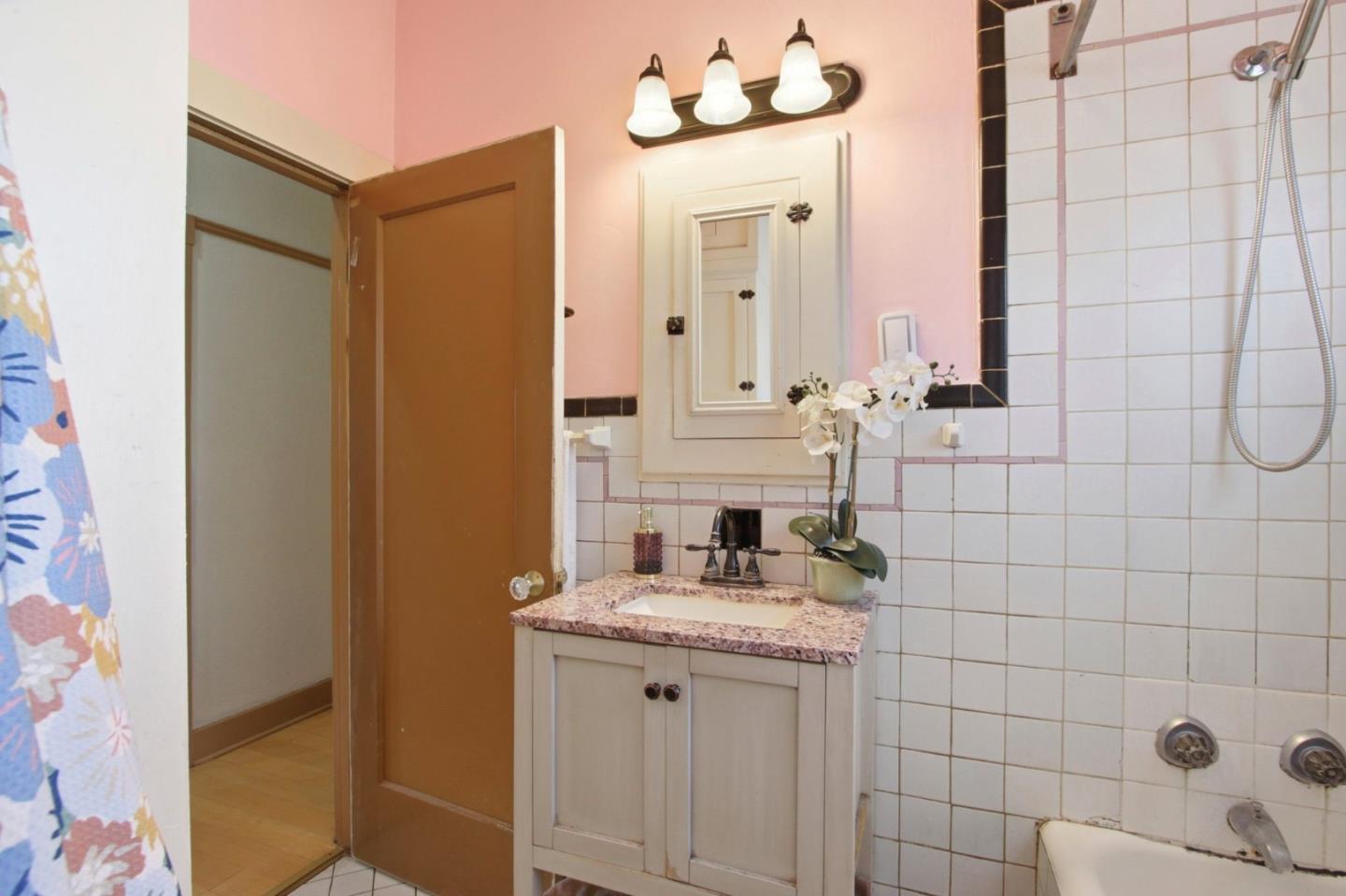 Detail Gallery Image 28 of 39 For 10625 Merriman Rd, Cupertino,  CA 95014 - 3 Beds | 1/1 Baths