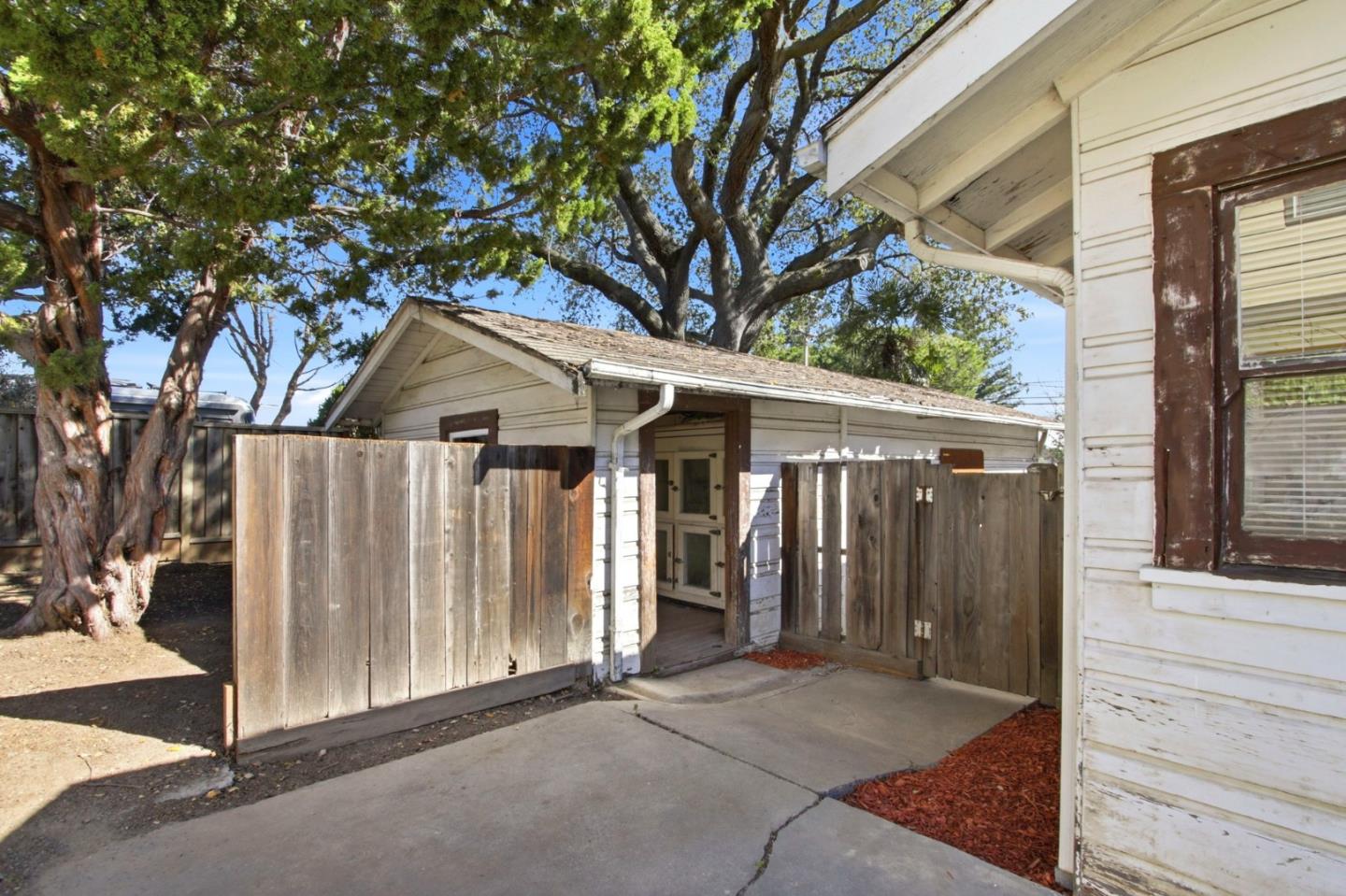 Detail Gallery Image 31 of 39 For 10625 Merriman Rd, Cupertino,  CA 95014 - 3 Beds | 1/1 Baths