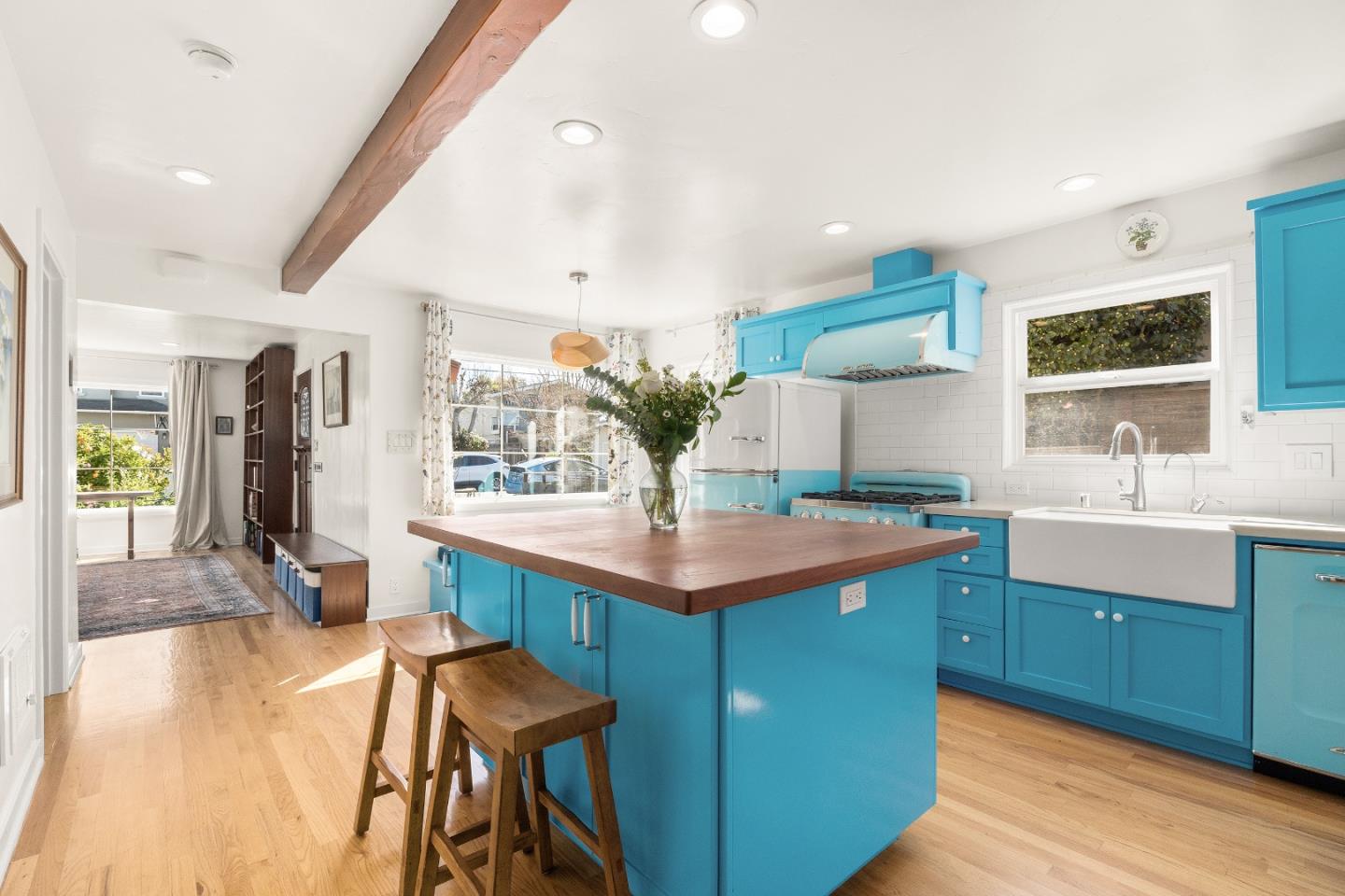 Detail Gallery Image 10 of 22 For 609 Oak Dr, Capitola,  CA 95010 - 2 Beds | 1 Baths