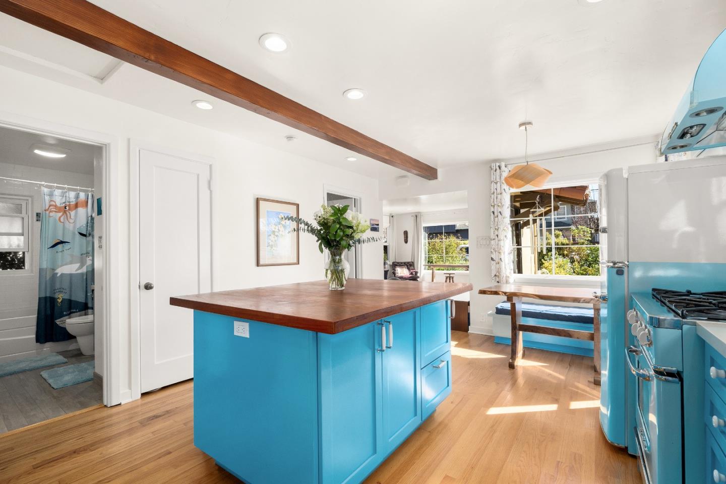 Detail Gallery Image 11 of 22 For 609 Oak Dr, Capitola,  CA 95010 - 2 Beds | 1 Baths